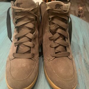 Sorel tan waterproof boots